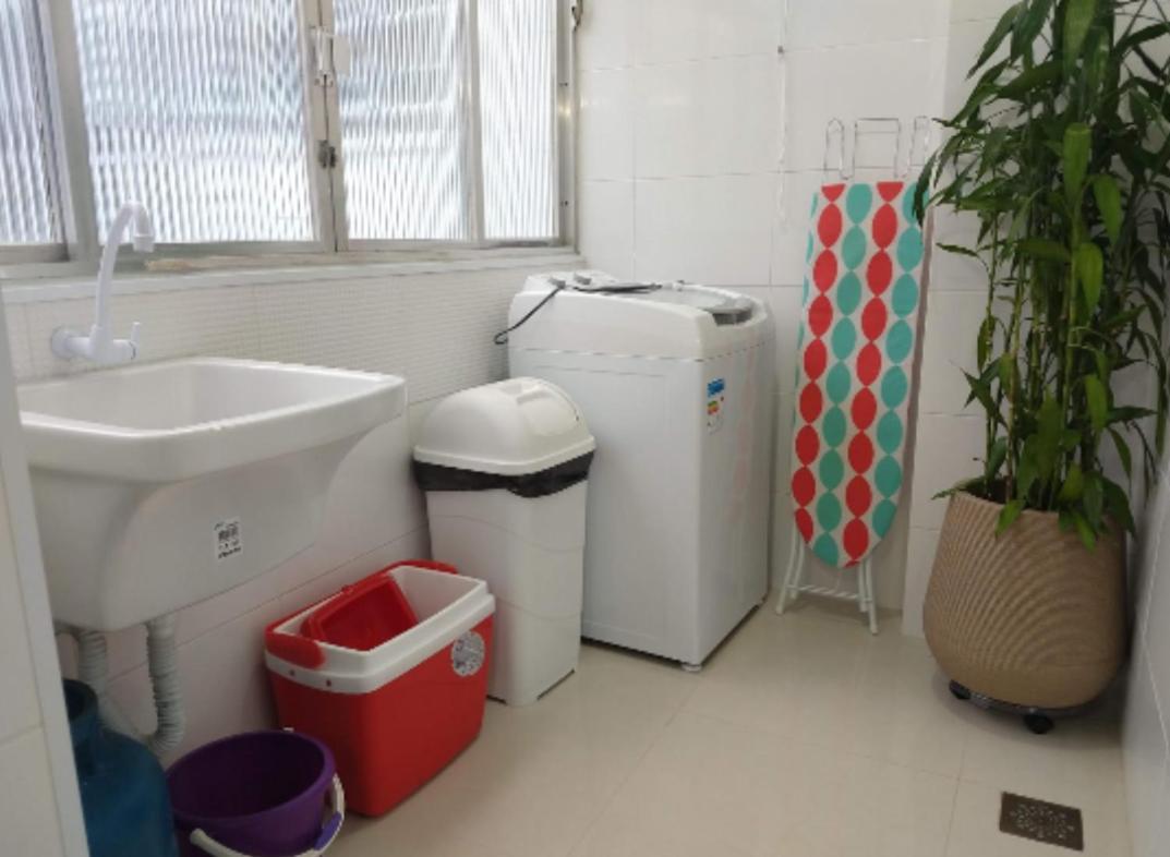 Apartamento Enseada Lado Fan 1 Dorm Tv Netflix Wi-fi Ar Ate 5 Pessoas Guarujá